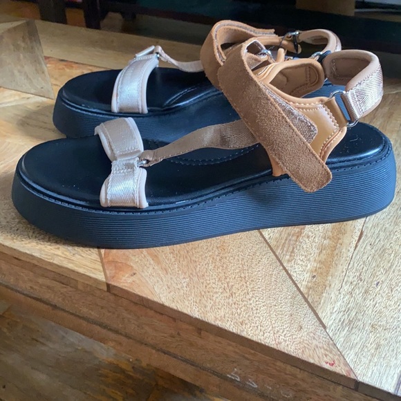 Zara Chunky Sandals - Picture 5 of 6